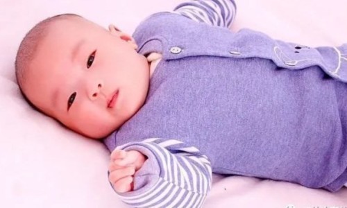 婴儿40天该有的表现-40天的宝宝一次睡几个小时、40天婴儿舒缓多长时间可以睡觉 -40天婴儿舒缓多长时间网
